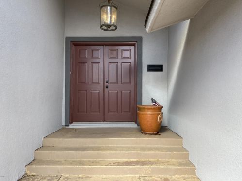 3704 Country Gables Dr, Phoenix AZ  85053-4643 exterior