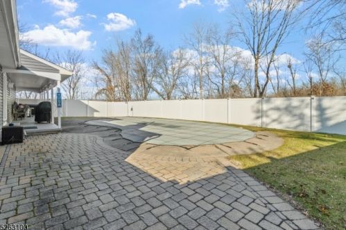 9 Lake Pochung Rd, Wantage NJ  07461-4027 exterior