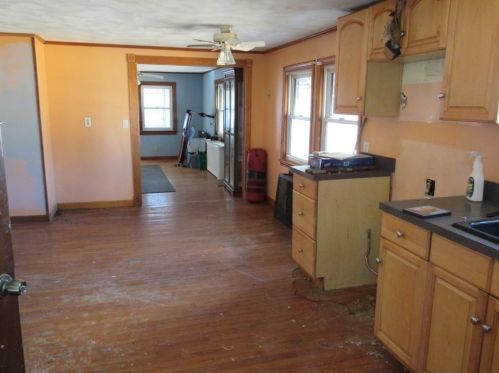 64 Braintree Ave, Quincy MA 02169-3222 exterior