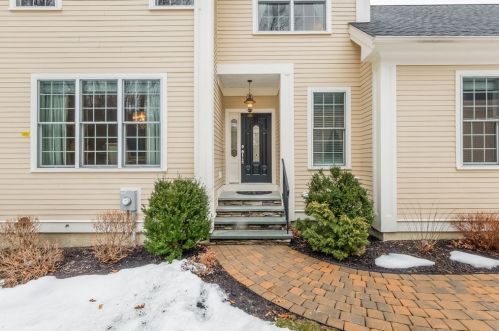 24 Golf Ridge Dr, Sutton, MA 01590