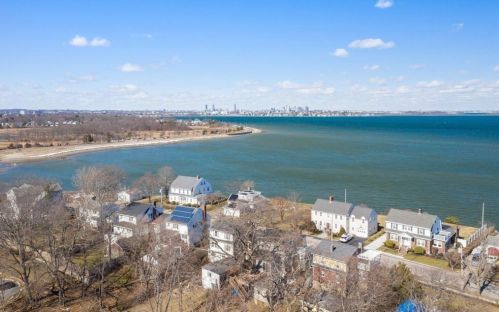 12 Narragansett Rd, Quincy MA 02169-2453 exterior