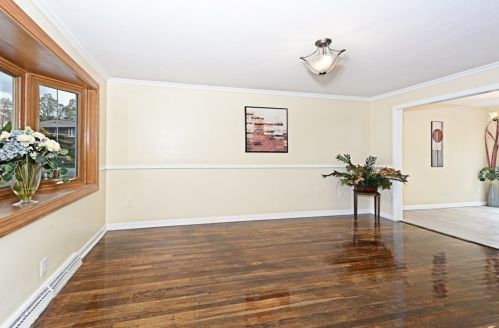 97 Floral St, Shrewsbury MA  01545-3225 exterior