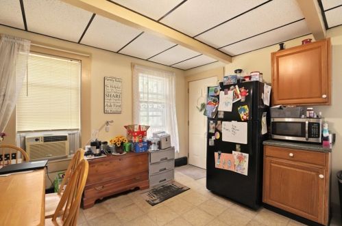 32 Corthell Ave, Whitman MA 02382-1803 exterior