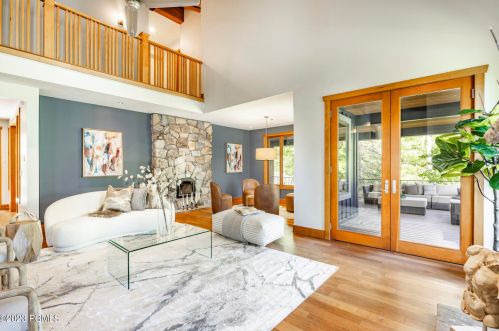 2505 Bear Holw Dr, Park City UT 84098-8524 exterior