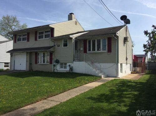 29 Bernath St, Carteret, NJ 07008-1617