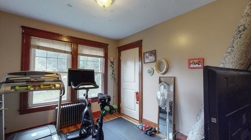 25 Circuit Ave, Worcester MA 01603-2159 exterior