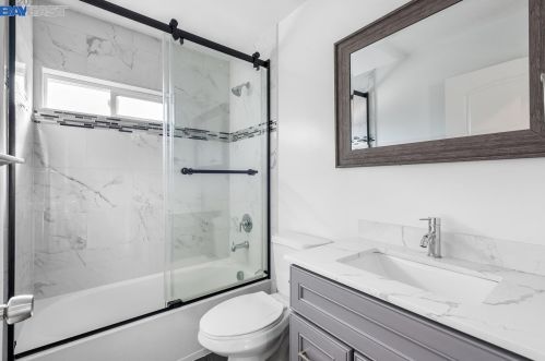 13095 Neptune Dr, San Leandro CA  94577-3130 exterior