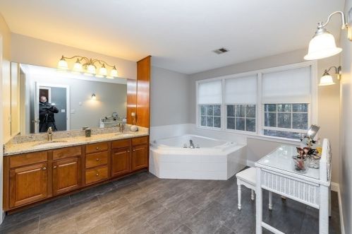 27 Stop Riv Rd, Norfolk MA 02056-1171 exterior