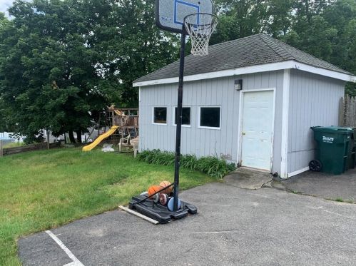 118 Temple St, Whitman MA 02382-1324 exterior