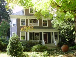 32 Fairfax St, Newton, MA 02465-2607