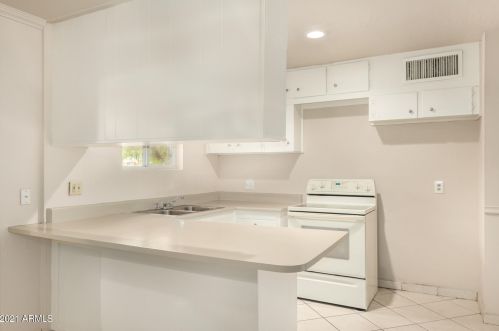 5061 Avalon Dr, Phoenix AZ 85015-5684 exterior