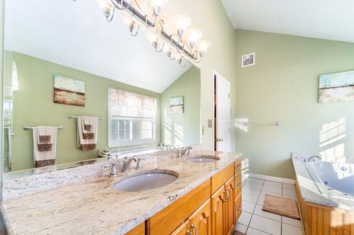 30 Frst Hl Dr, Taunton MA 02780-5146 exterior