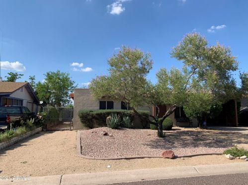 2334 Beverly Ln, Phoenix, AZ 85022-2915