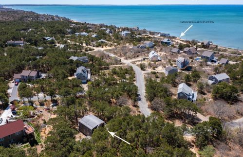 140 Salt Works Rd, Eastham MA  02642-1806 exterior