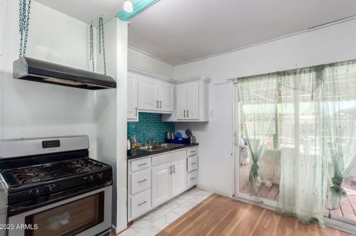 2209 Adams, Phoenix AZ 85009-5234 exterior