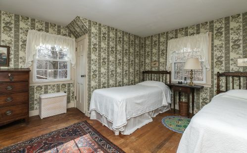 145 Salem Rd, Topsfield MA 01983-2515 exterior