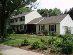 937 Dedham St, Newton, MA 02459-3419