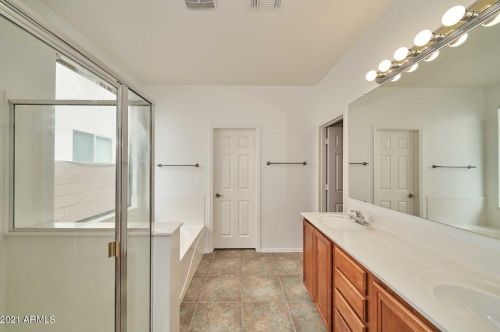 1813 Beautiful Ln, Phoenix AZ 85042-7073 exterior