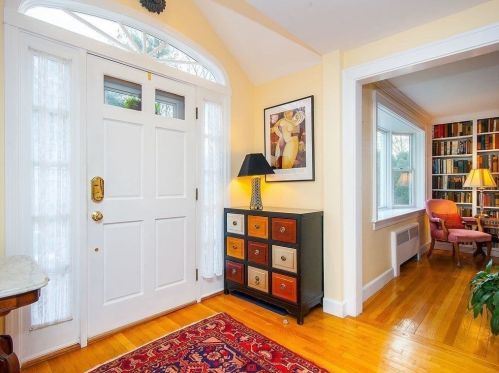 60 Crehore Dr, Newton, MA 02462-1120