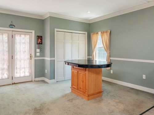 1626 Main St, Leicester MA 01524-1917 exterior