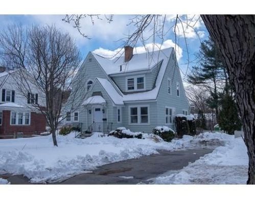 16 Melrose St, Worcester, MA 01605-1821