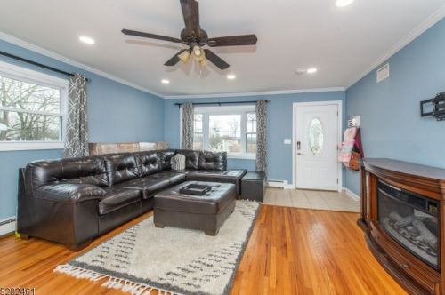 55 Nokomis Ave, Lake Hiawatha NJ  07034-2611 exterior