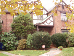 125 Brackett Rd, Newton, MA 02458-2613