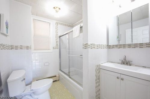 18 Clinton St, Belleville NJ  07109-2414 exterior