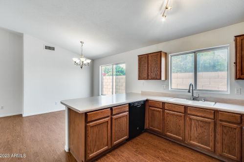 2021 Bluefield Ave, Phoenix AZ 85032-8817 exterior