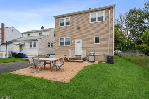 5 Charles St, Belleville, NJ 07109-1736