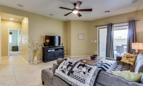 1657 Desperado Way, Phoenix AZ  85085-6325 exterior