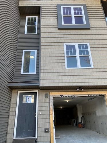 445 Cambridge St, Worcester, MA 01610-2602