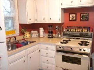 2590 Burnett Ave, Louisville KY  40217-2035 exterior