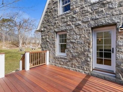 60 Phillips Ave, Rockport, MA 01966-1143