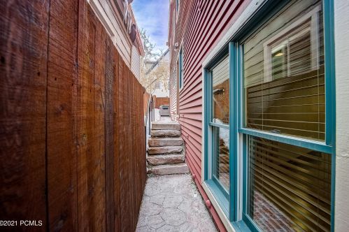 953 Park Ave, Park City UT 84060-5202 exterior