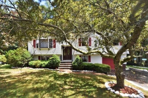 42 Chandler Rd, Burlington, MA 01803-1836