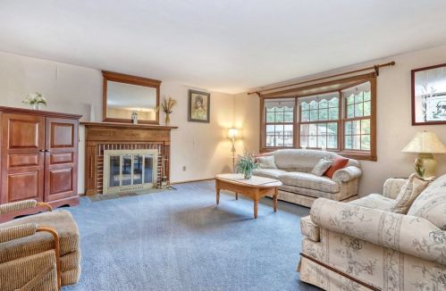 29 Ford Park Cir, Whitman, MA 02382-1427
