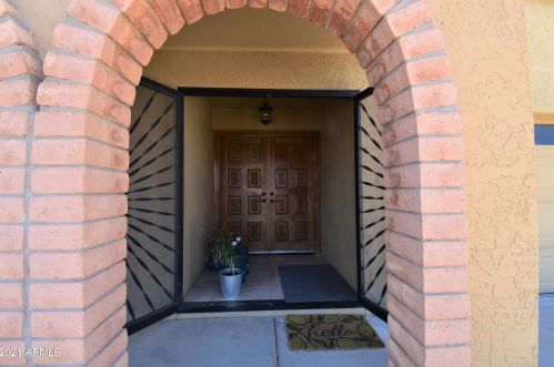 2615 Claire Dr, Phoenix AZ  85032-4932 exterior