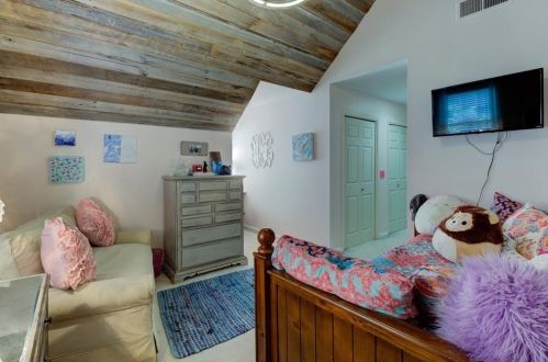 4815 Dunwoody Sta Dr, Atlanta GA 30338-4705 exterior