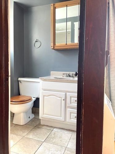 497 Smt St, Fall River MA 02724-1700 exterior