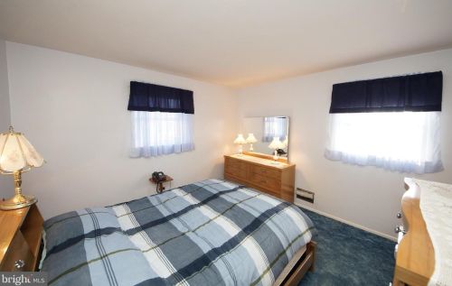 27 Jamaica Way, Trenton NJ 08610-1314 exterior