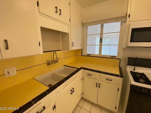 3308 Clarendon Ave, Phoenix AZ 85033-4024 exterior