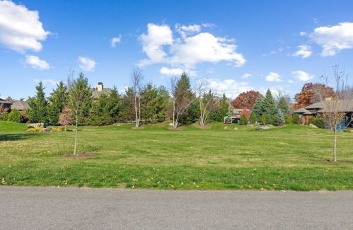 28 Raynor Dr, Hingham MA 02043-4882 exterior