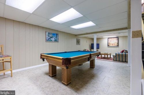 33 Winthrop Rd, Trenton NJ 08648-1557 exterior