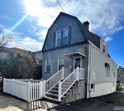 233 Maple St, Kearny, NJ 07032-2013