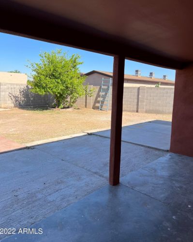 2102 71 Ave, Phoenix AZ 85033-1460 exterior