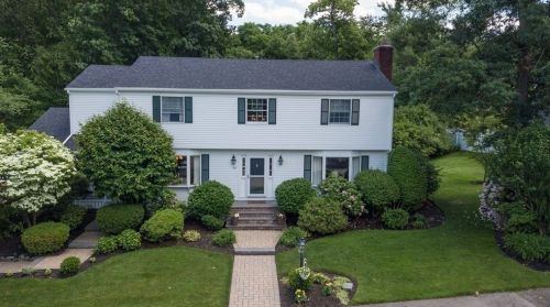 98 Patricia Dr, Milton, MA 02186-4704