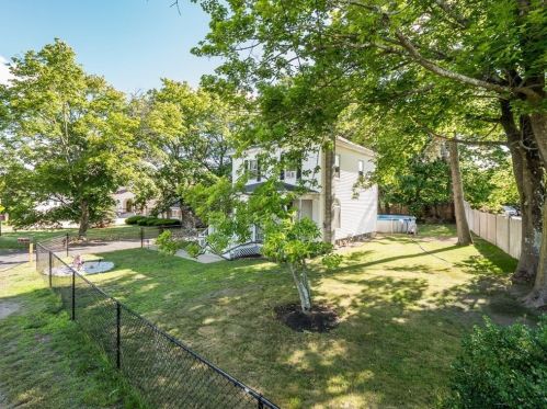 1174 Mammoth Rd, Dracut MA  01826-3147 exterior