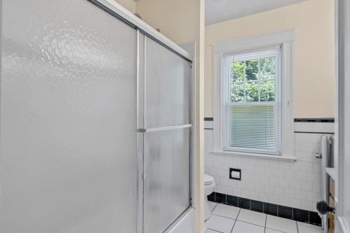 188 Newman Ave, Seekonk MA 02771-4911 exterior