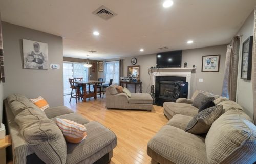 23 Swifts Bch Rd, Wareham MA 02571-1924 exterior